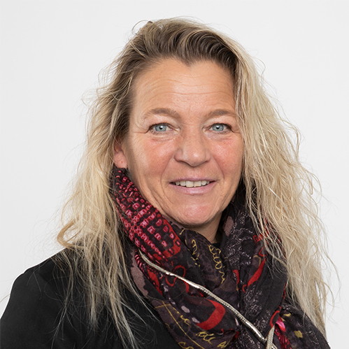 Portraitfoto von Claudia Fäs, Geschäftsführerin emax